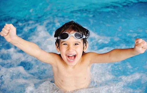 تاثیر ورزش شنا بر کودکان و نوجوانان