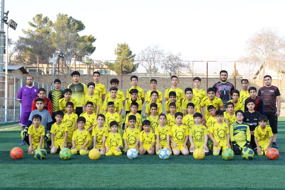 آموزش فوتبال توسط آقای داوود خداشناس